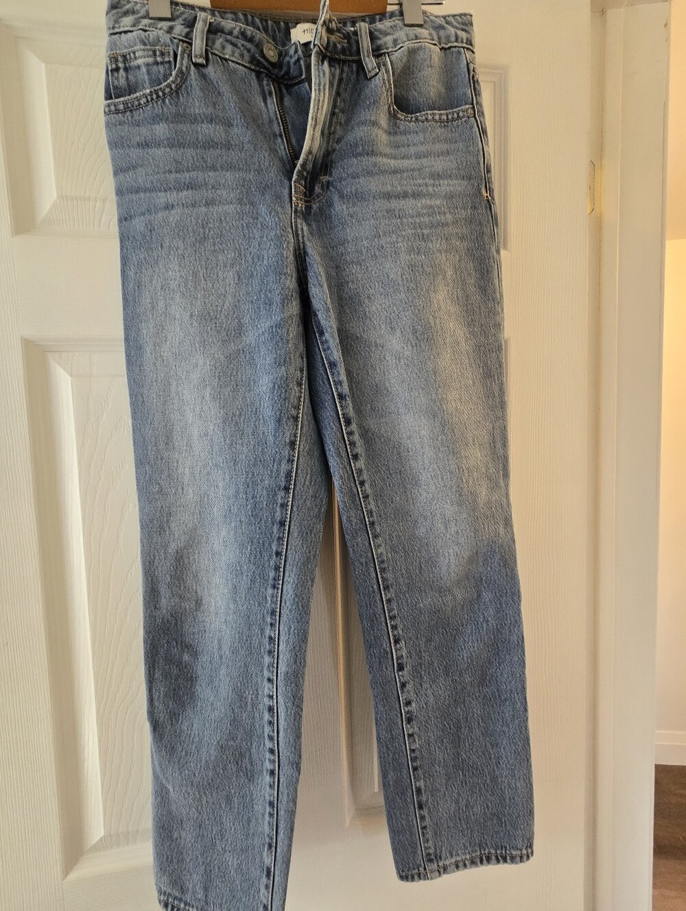 Hidden Straight Leg Jeans, Medium Blue Wash, Size 25